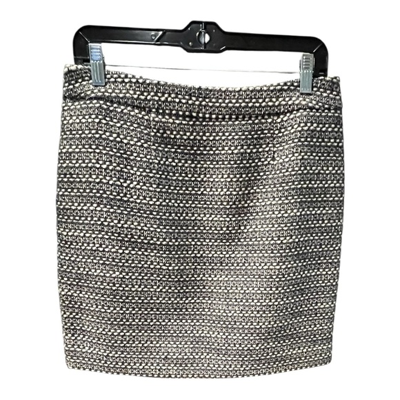 LOFT Tweed Mini Skirt Size 4 Black White Bouclé Lined - Picture 2 of 8